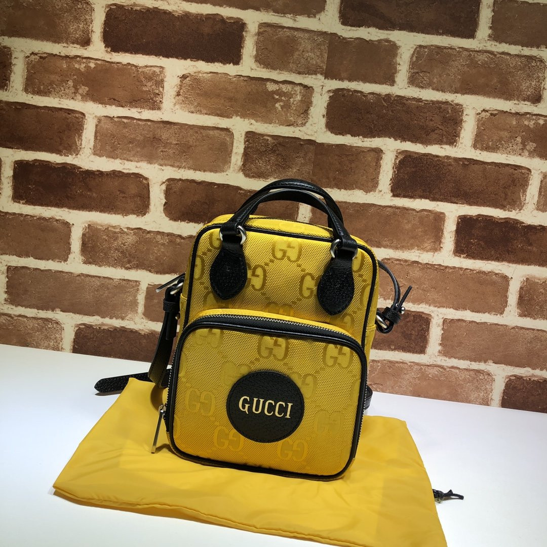G*u*i off the grid shoulder bag