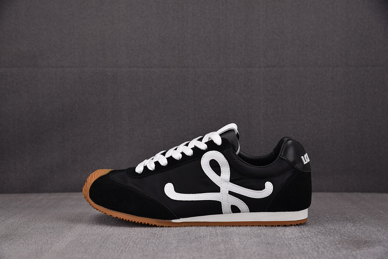 L0ew* ballet runner