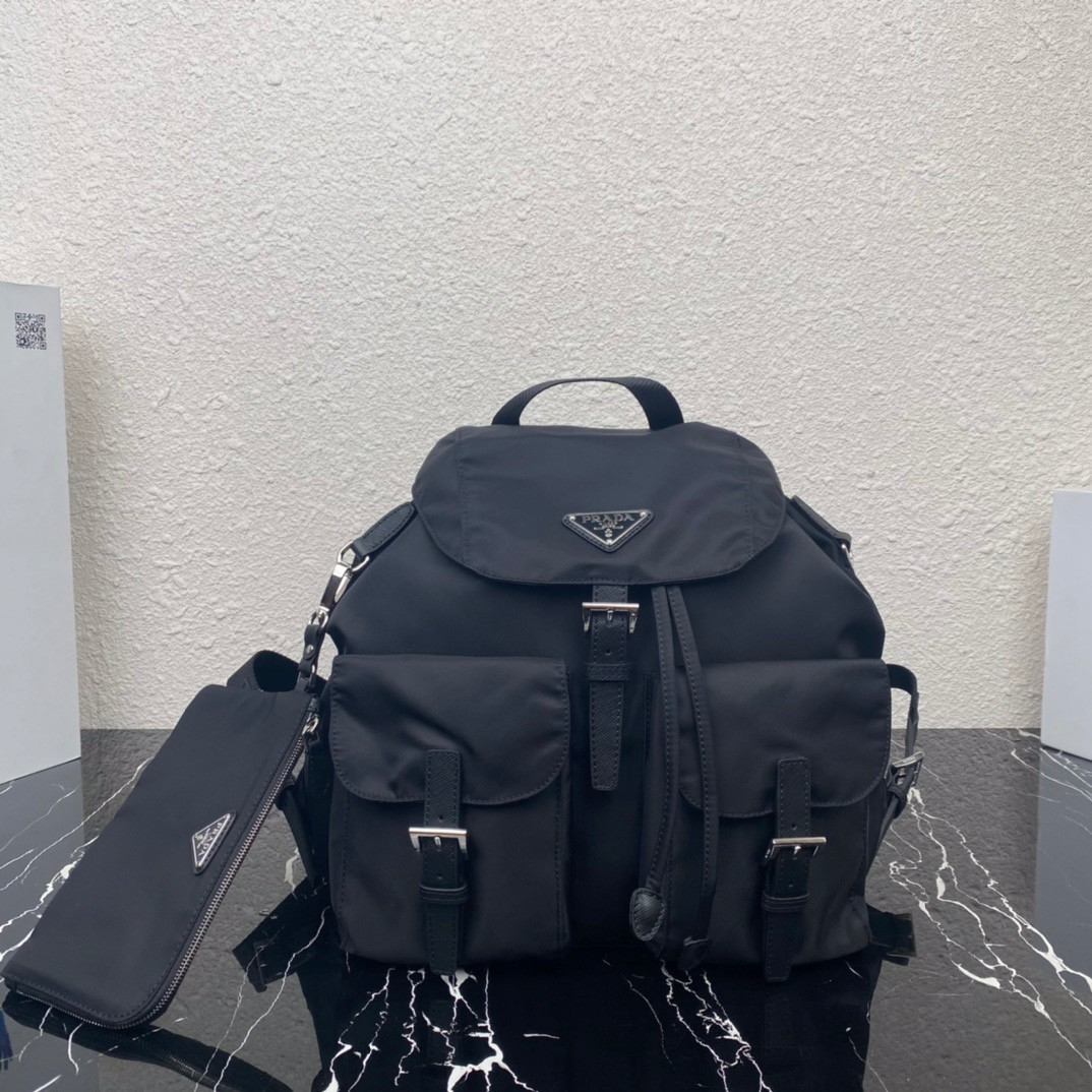 Pra*a re-nylon medium backpack-32-15-30cm
