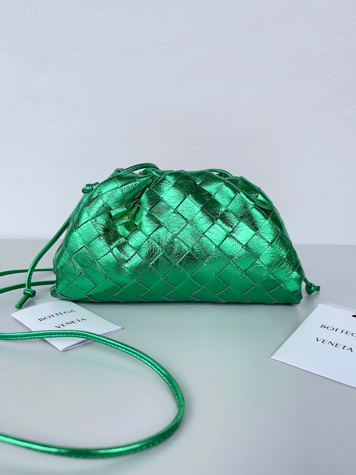 bo*te*ga Ve*ne*ta mini pouch
