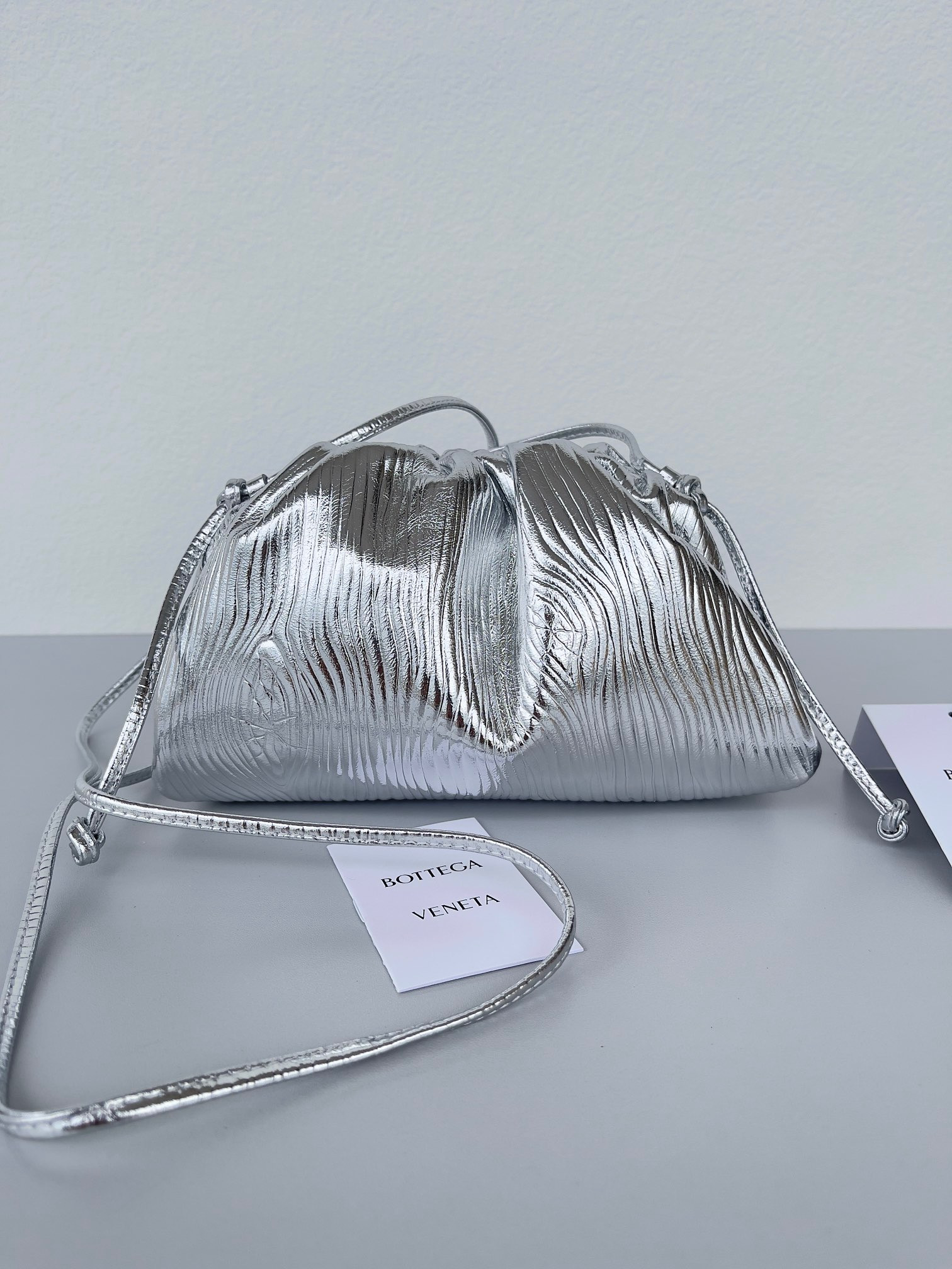 bo*te*ga Ve*ne*ta mini pouch