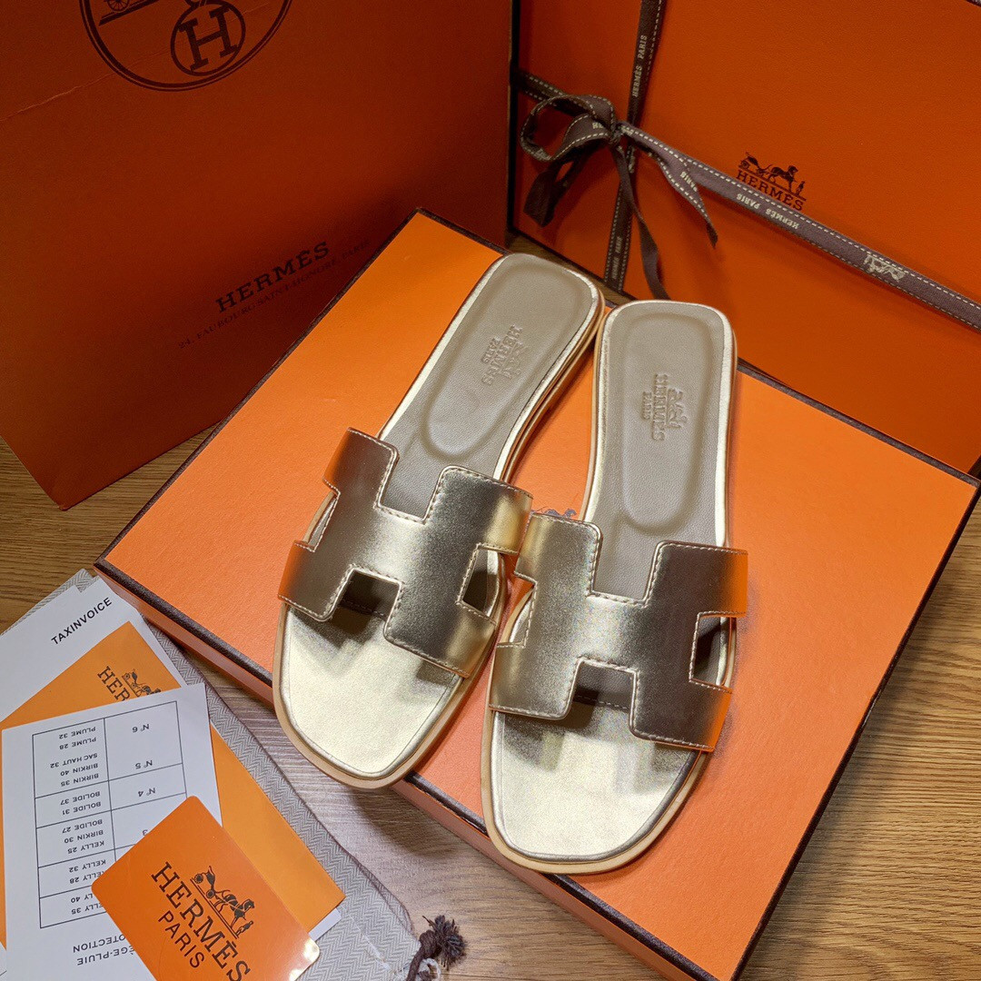 H**mes sandals