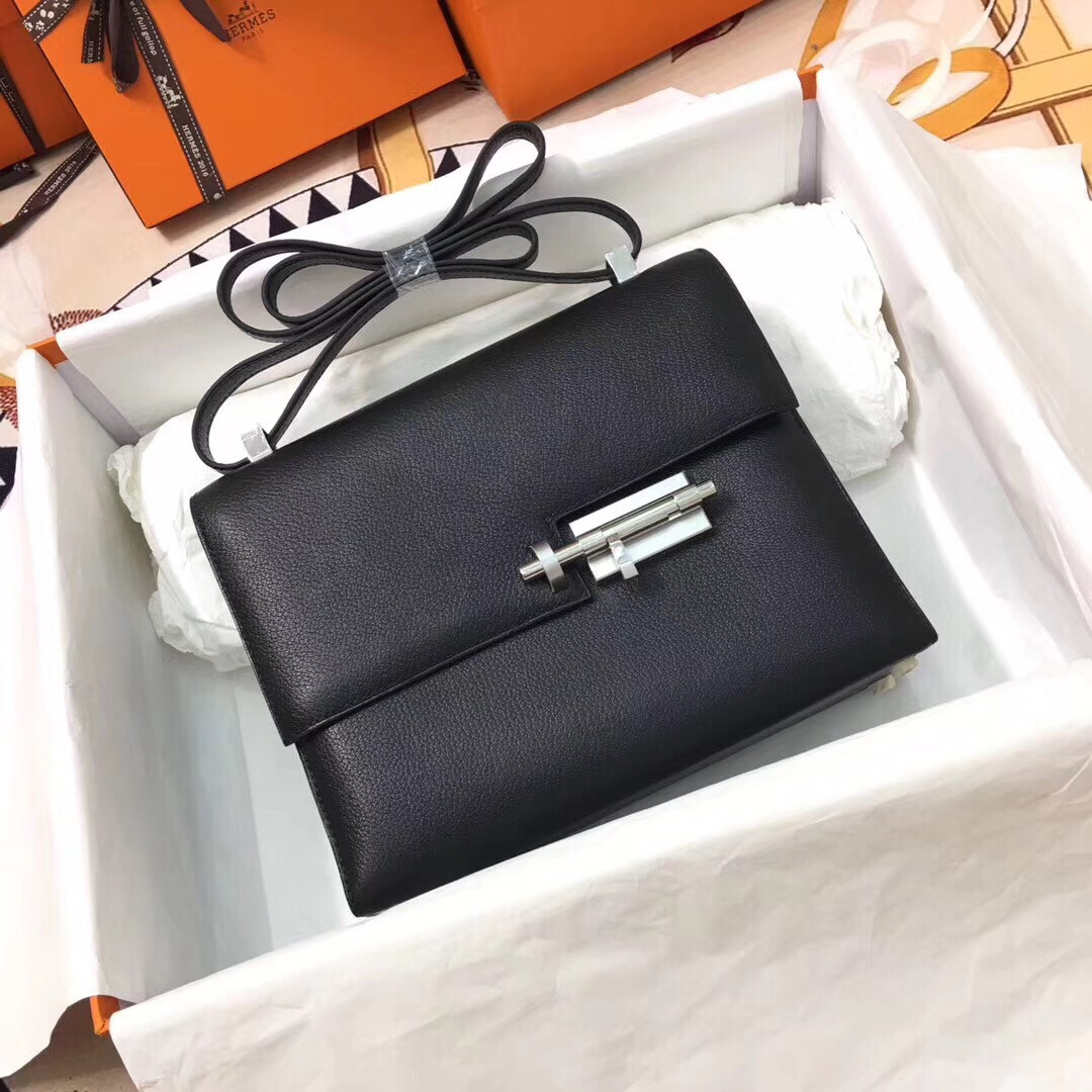 H**mes verrou chaine bag goat skin