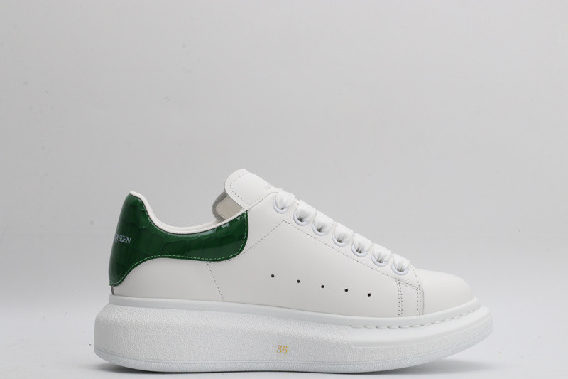 ale*d*r M*Q*en oversized sneaker