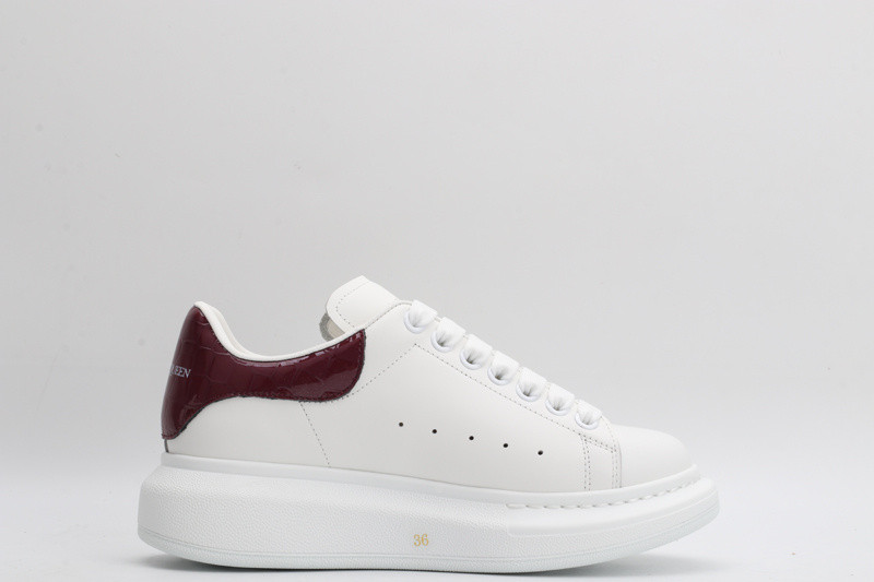 ale*d*r M*Q*en oversized sneaker