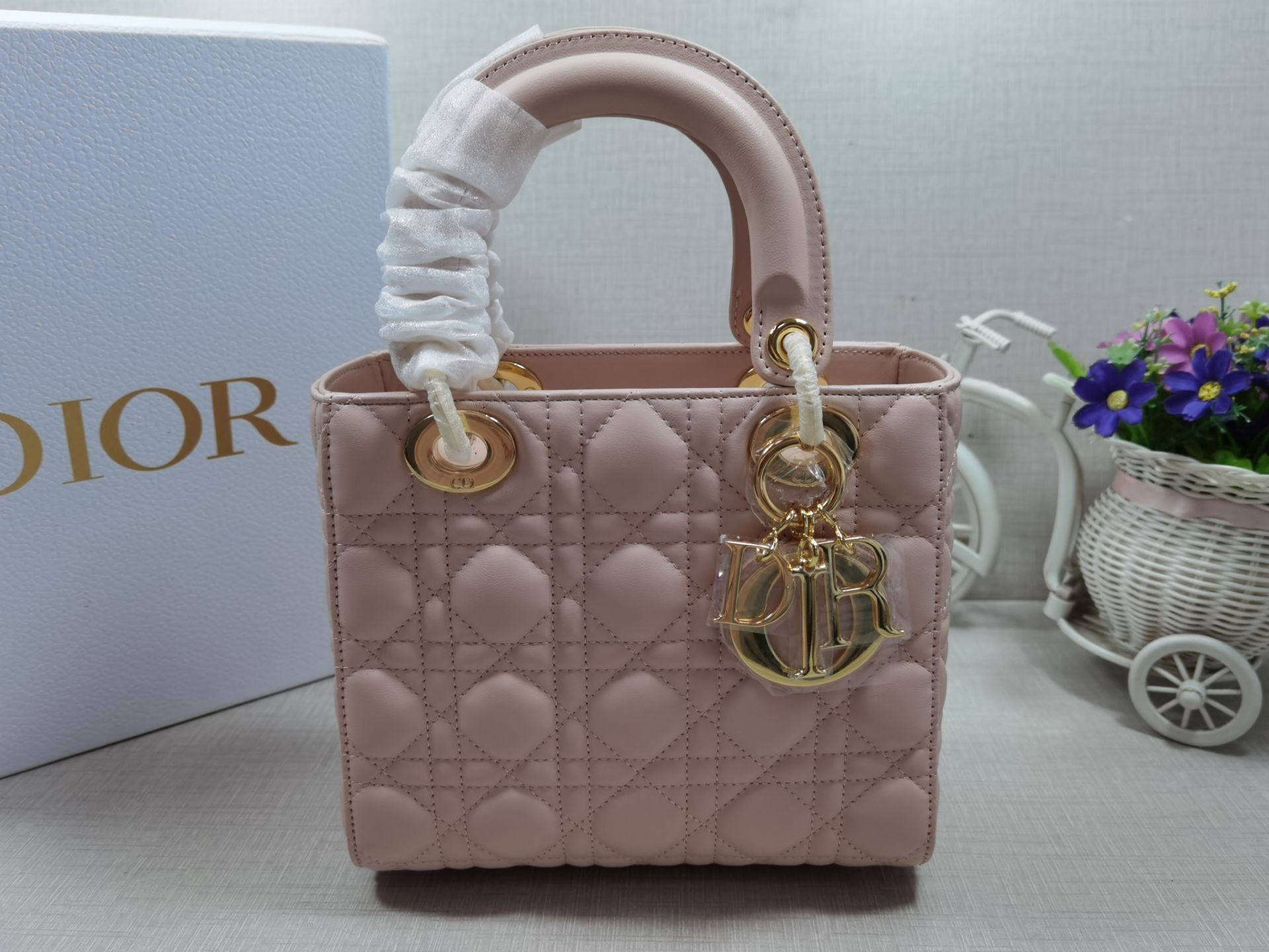 LADY DI0R-20CM