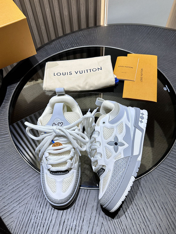 l0*is V*t0n trainer sneaker