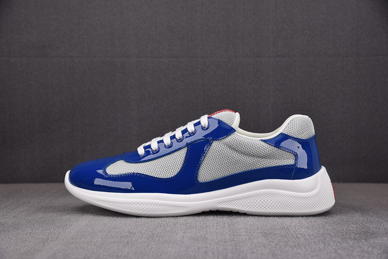 Pra*a sneaker