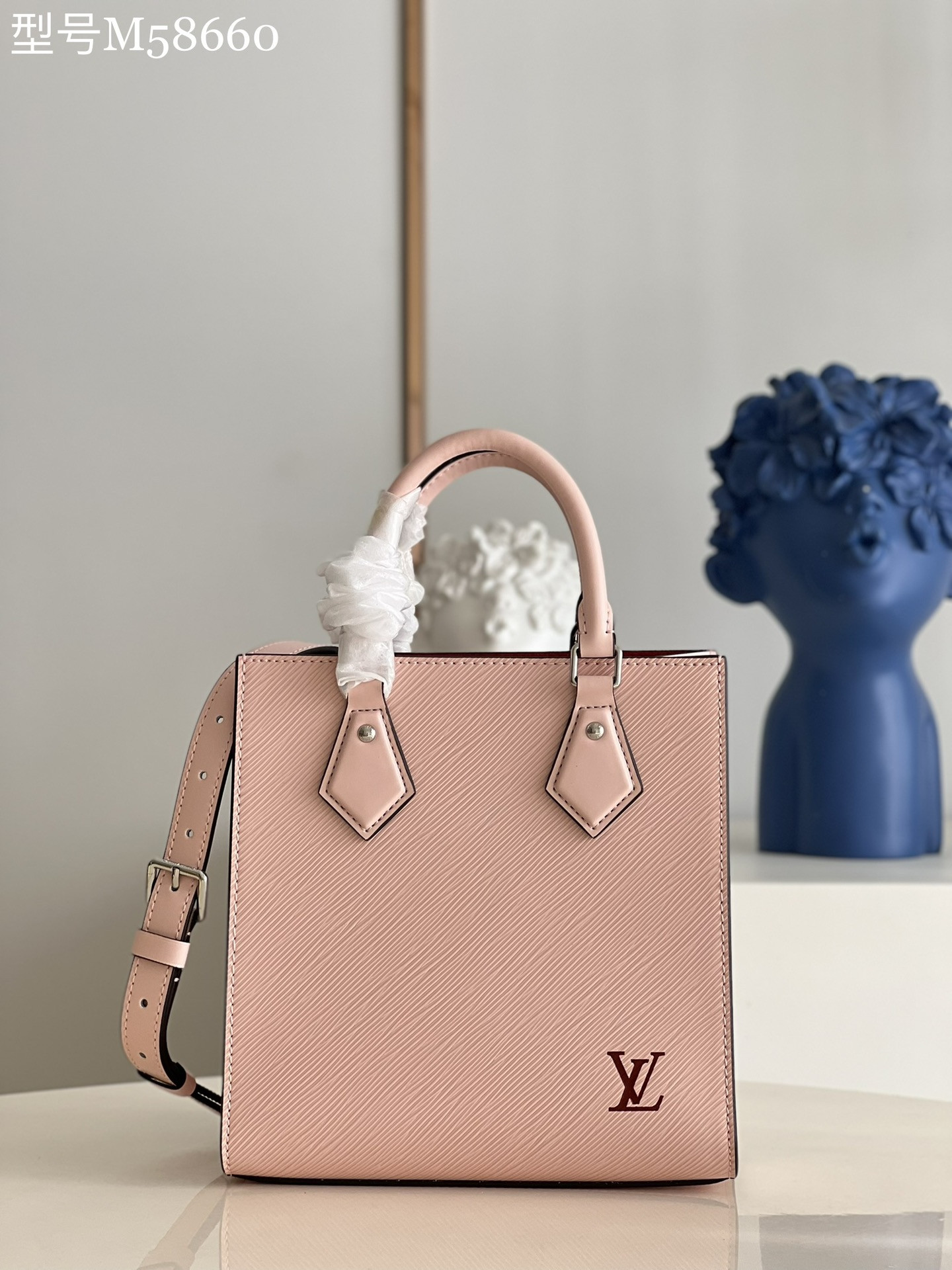 l0*is V*t0n petit sac plat