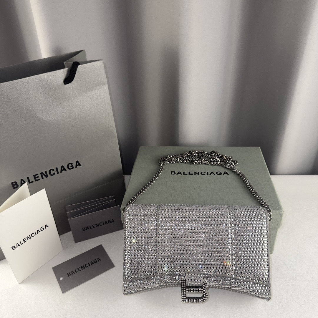 Ba*len*cia*ga hourglass wallet on chain
