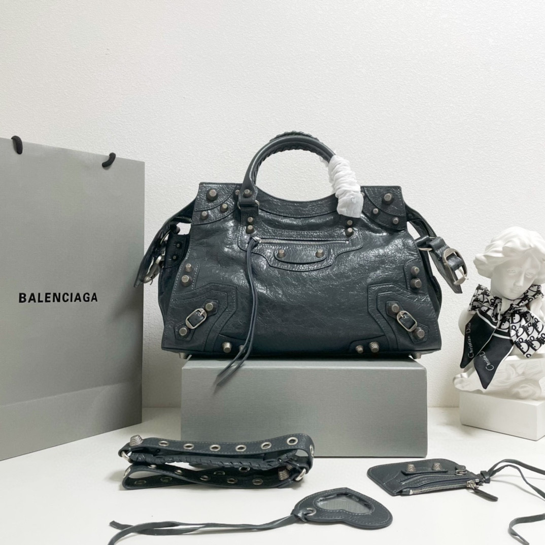 Ba*len*cia*ga women's neo cagole city handbag