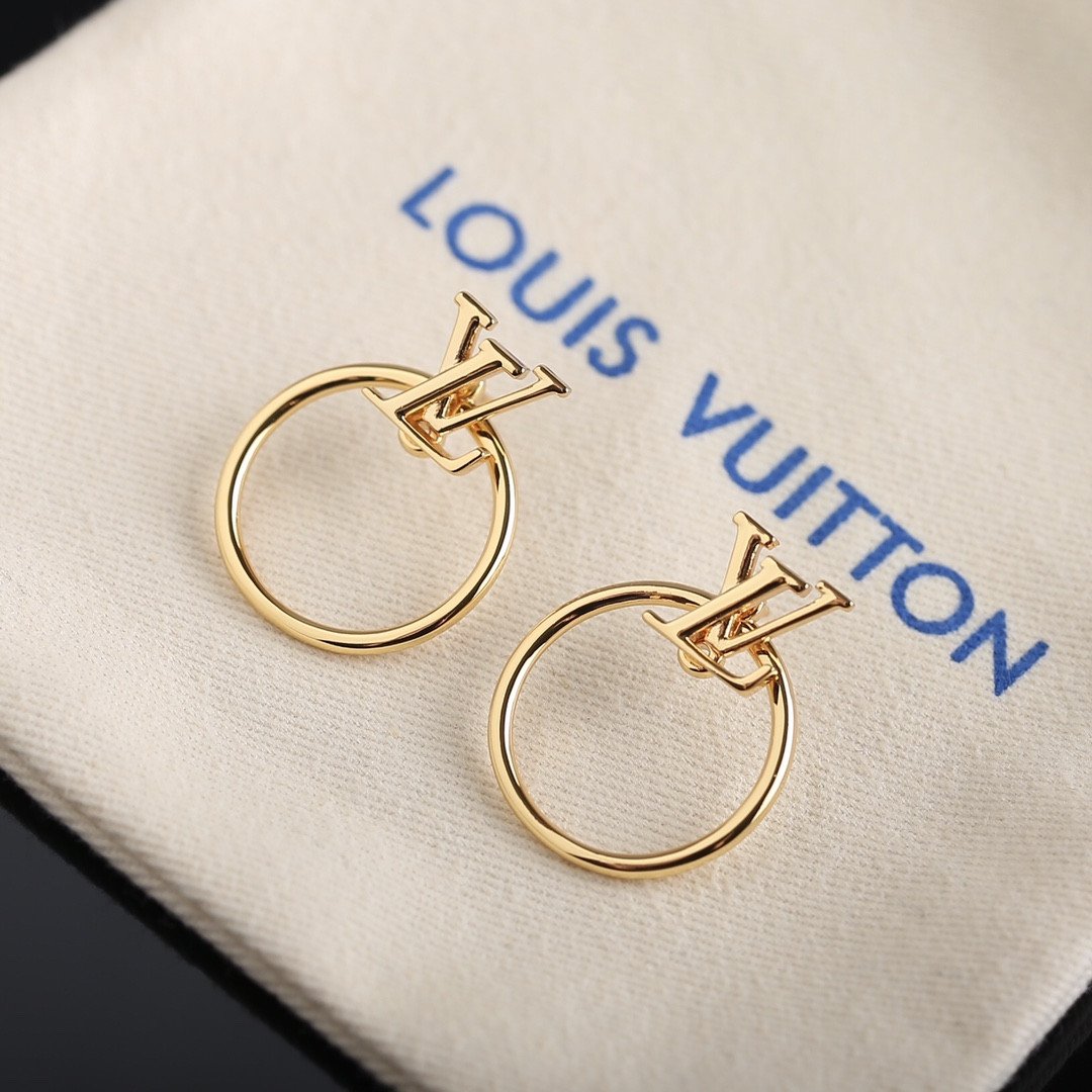 l0*is V*t0n earrings