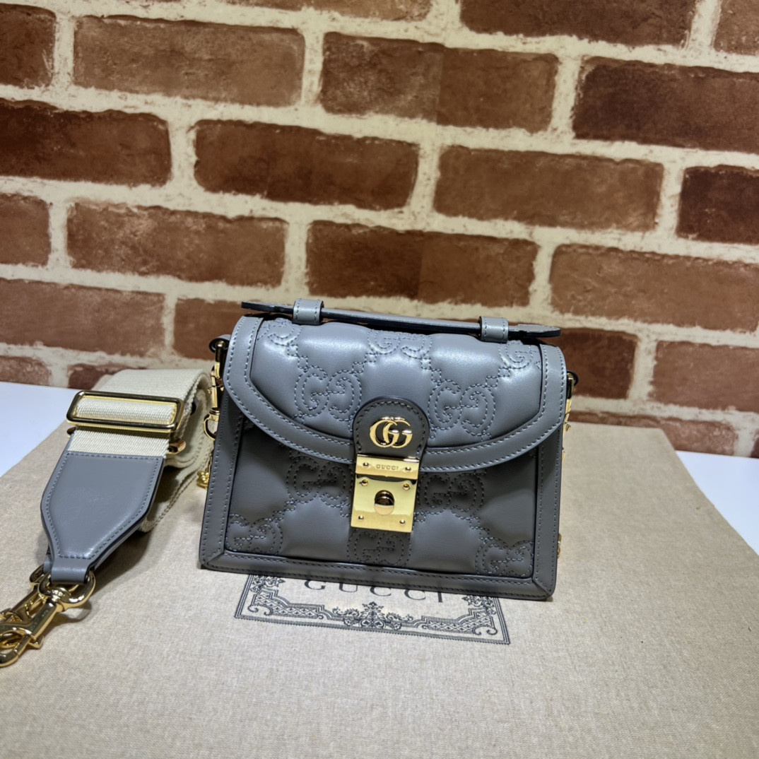 G*u*i gg matelassÉ small top handle bag