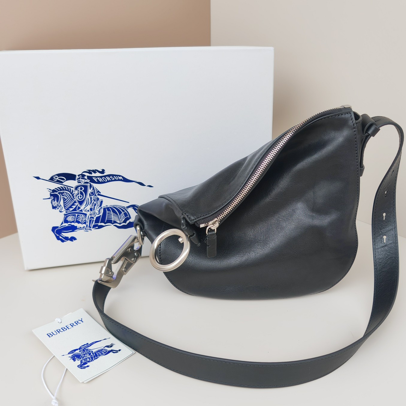 B**rry small knight bag-24*8*23cm
