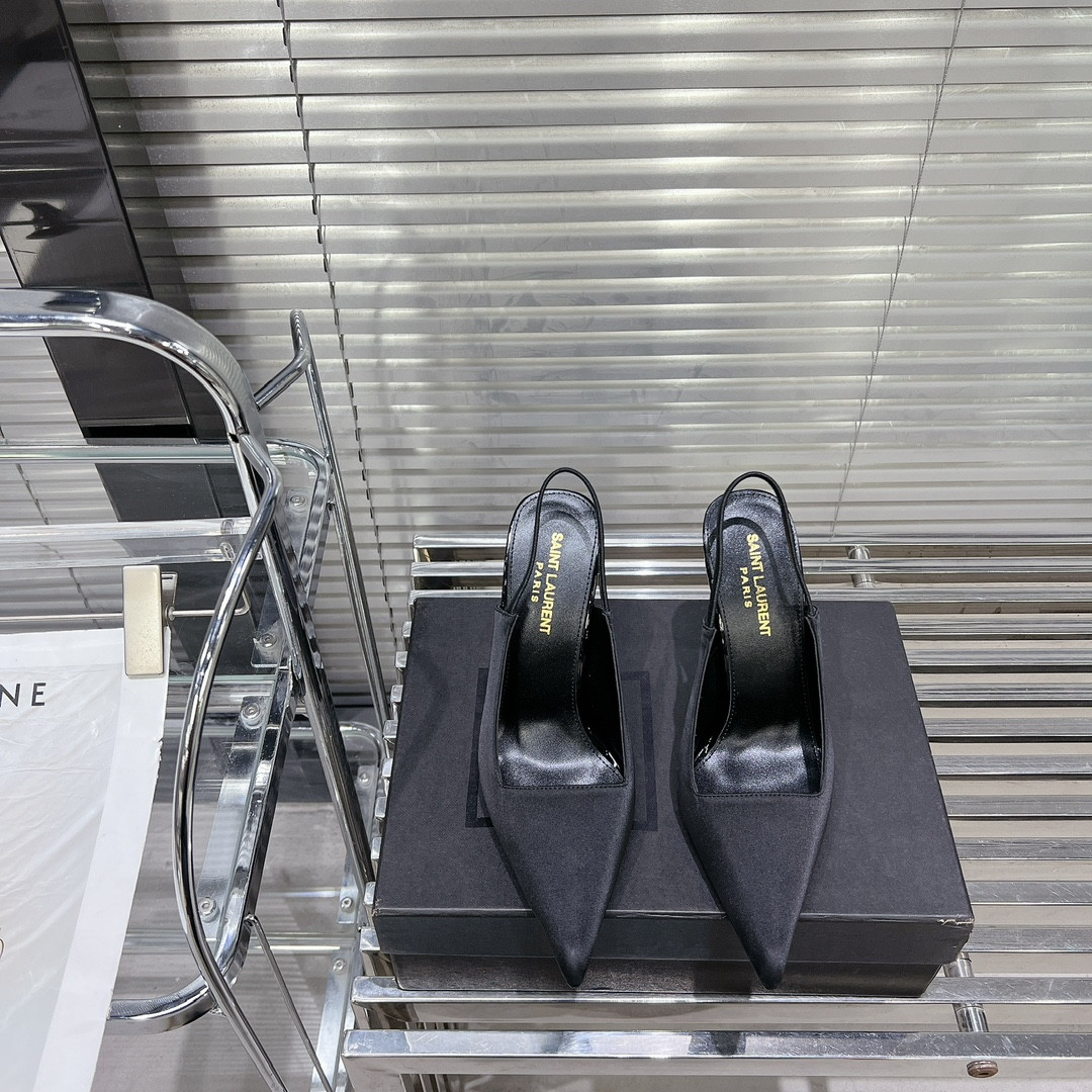 Sa**t Lau*nt heels