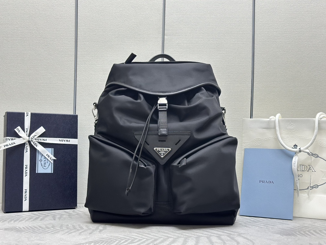 Pra*a backpack-42*38*18cm
