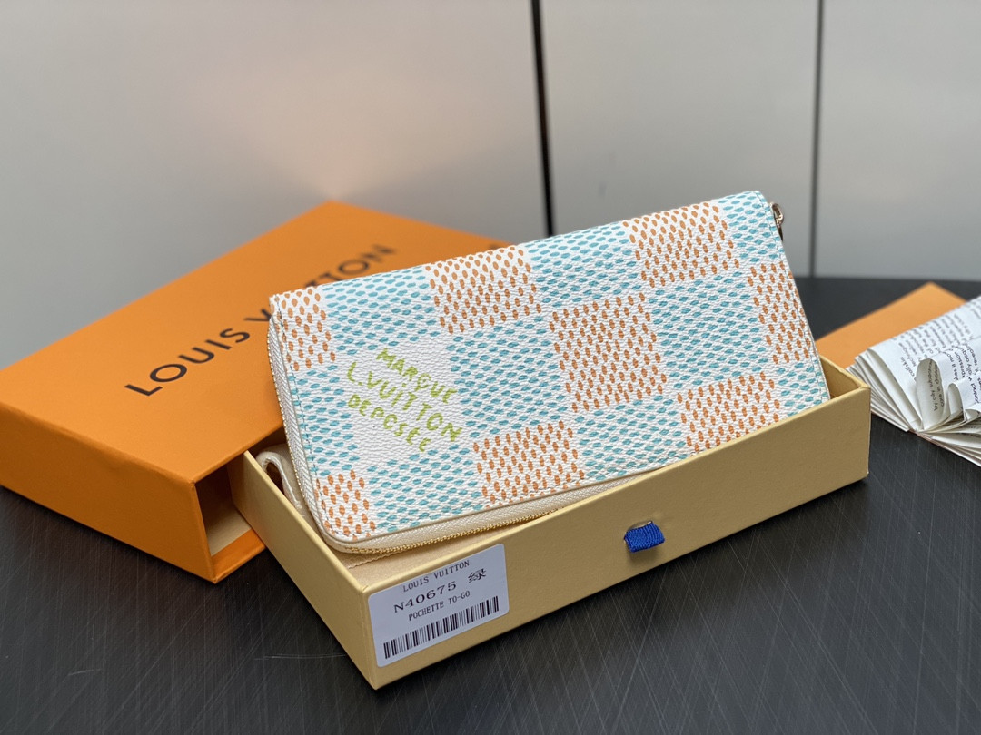 l0*is V*t0n zippy wallet-10*20*2 cm