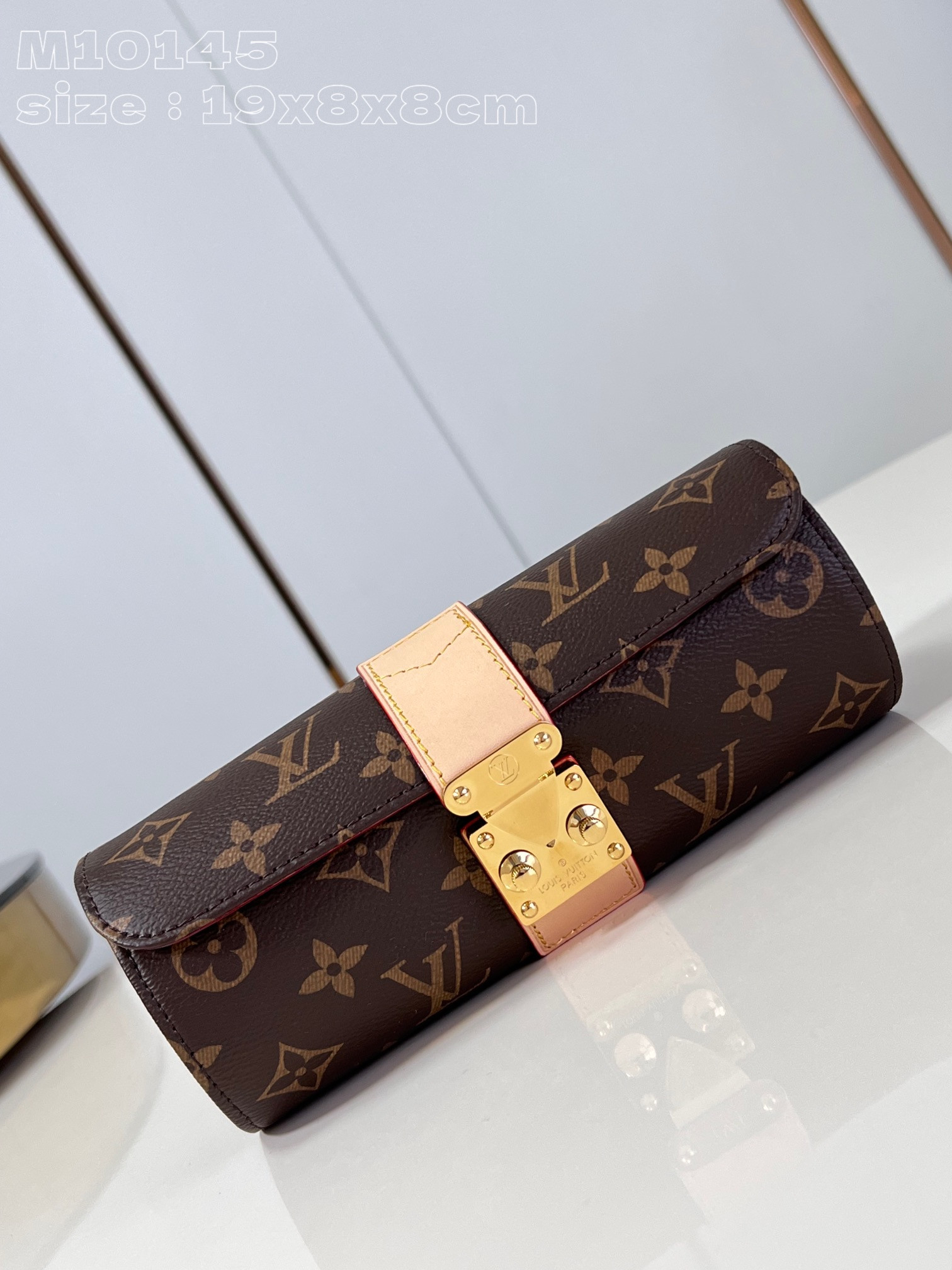 l0*is V*t0n jewelry case