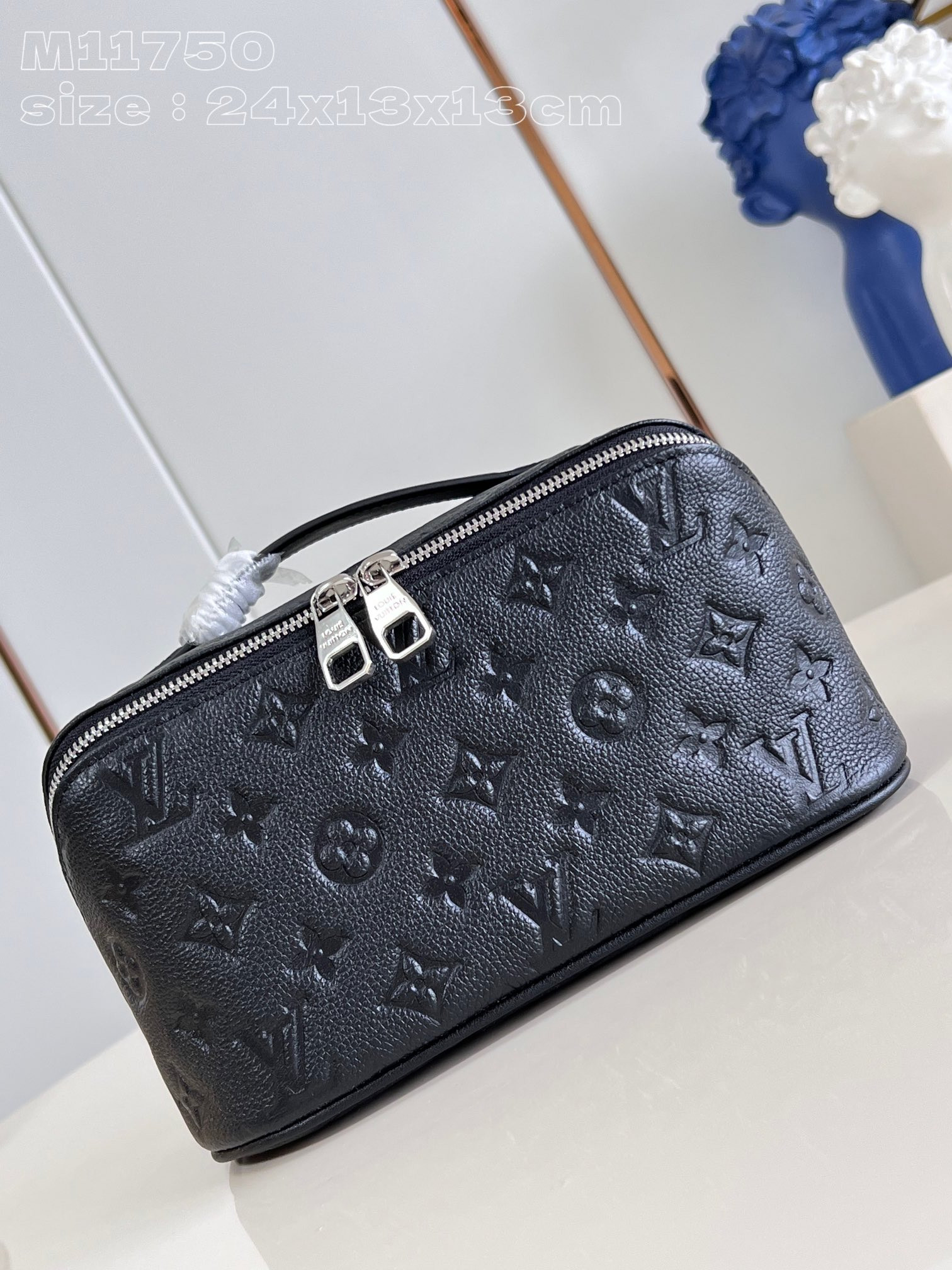 l0*is V*t0n toiletry bag-24*13*13cm
