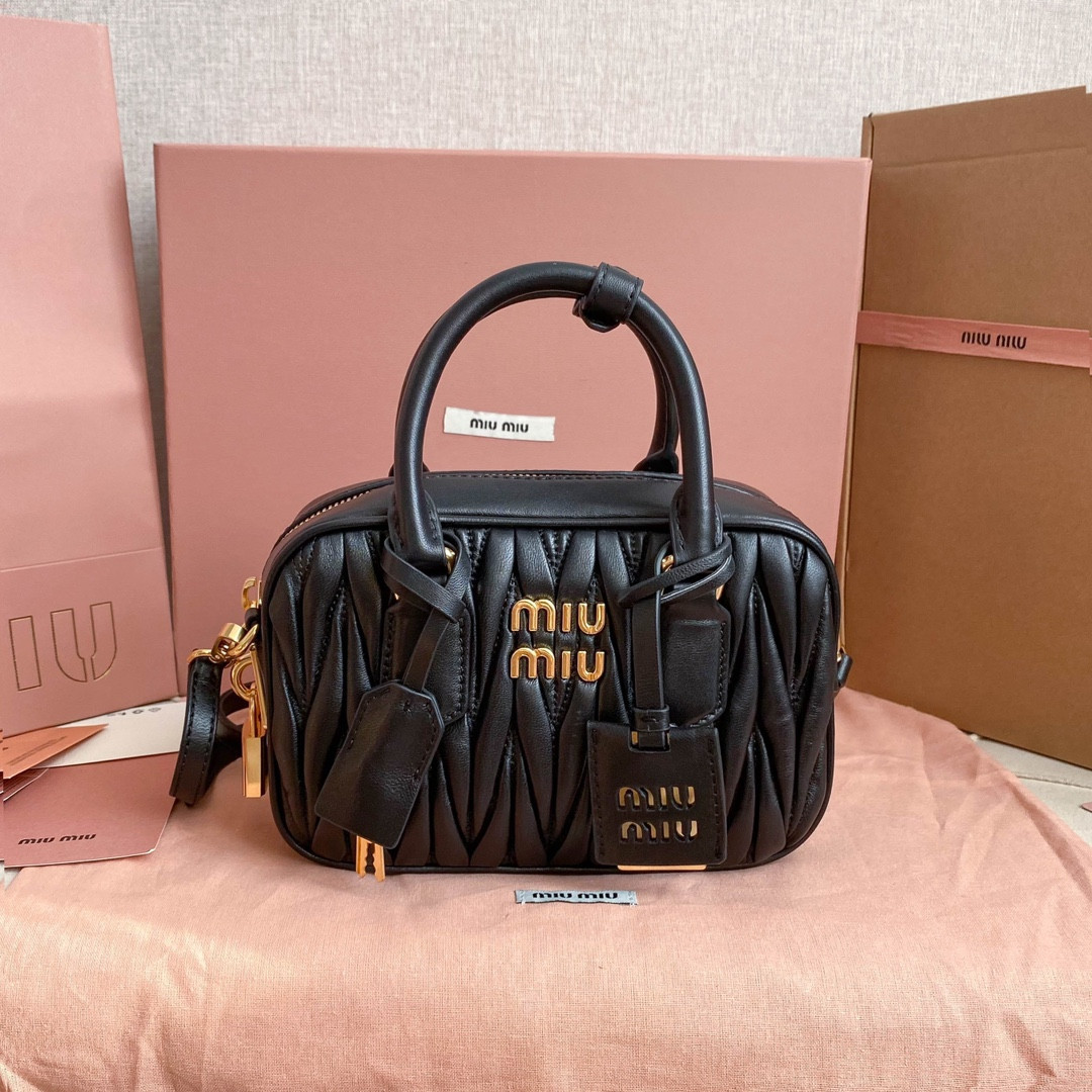 M*um*u arcadie matelassé nappa leather bag-19*13*6cm