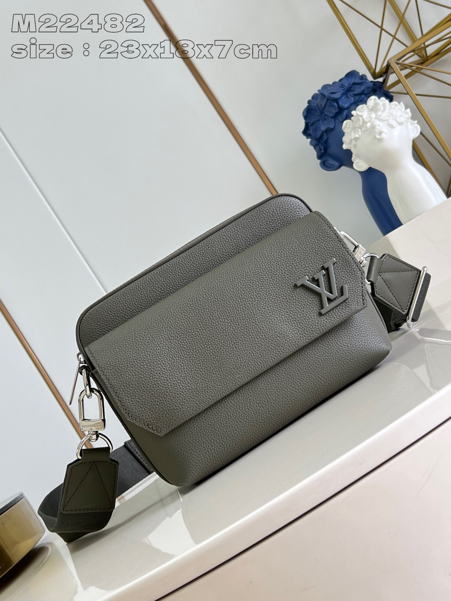 l0*is V*t0n fastline messenger-23.5*18*7cm