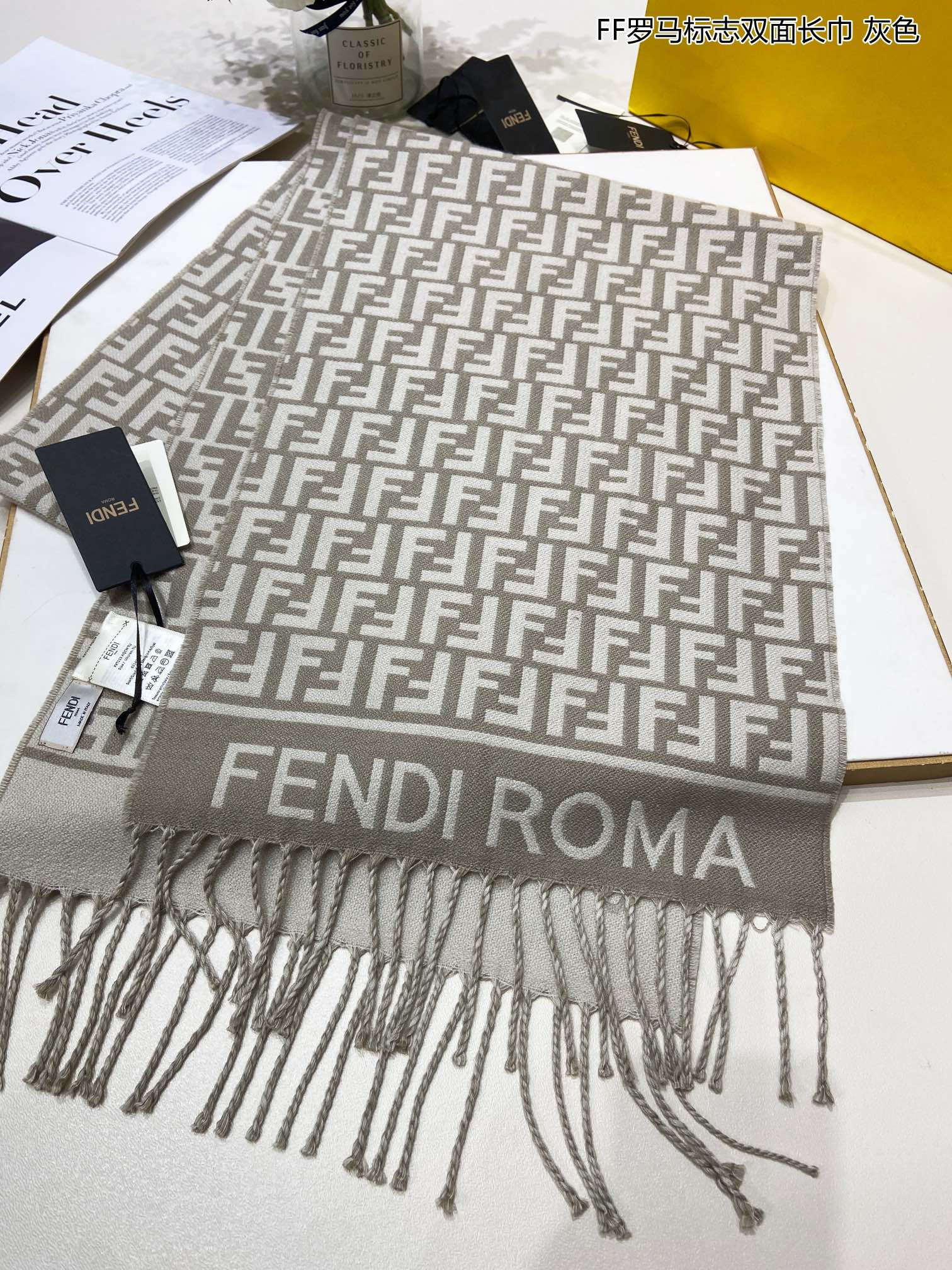 F**di scarf