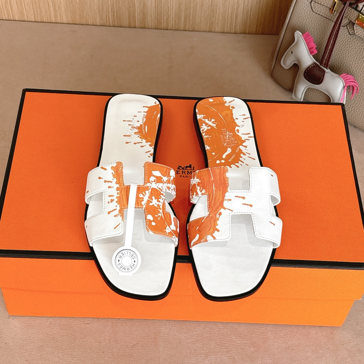 H**mes sandals