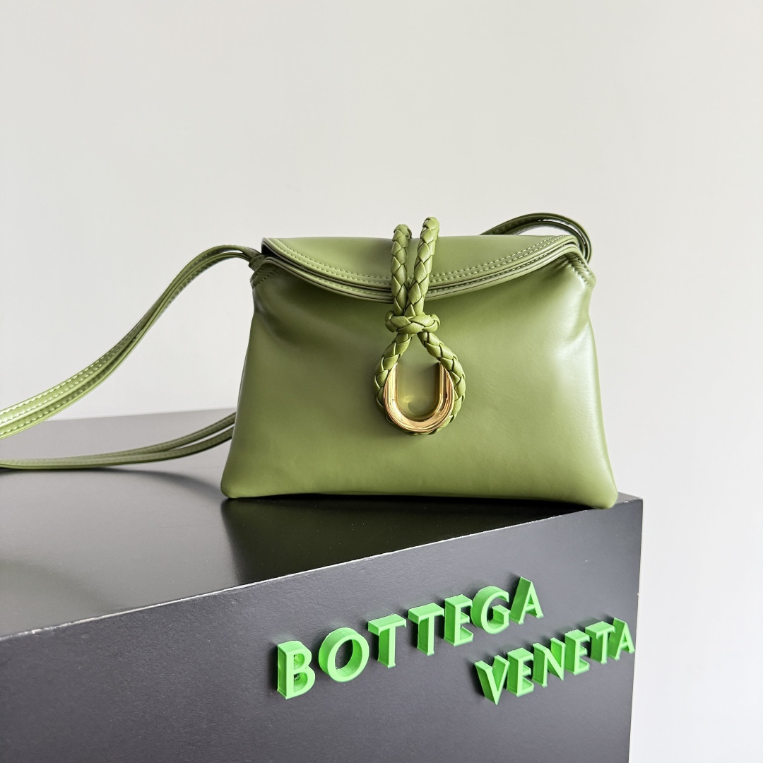 bo*te*ga Ve*ne*ta baby liberta - 24*15.5*5cm