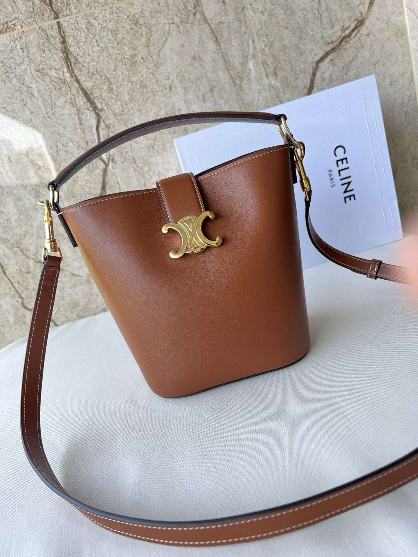 Ce**e small bucket l0*ise in smooth calfskin - 16-19-12cm